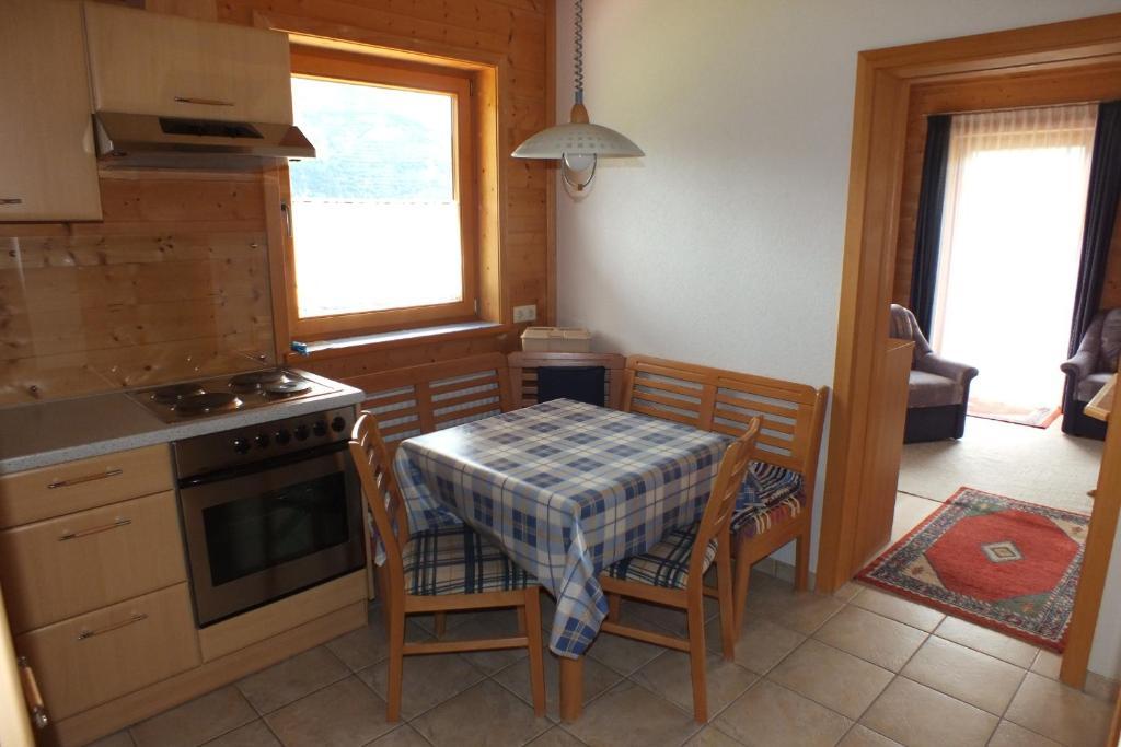 Haus Schneeflocke Apartamento Lech am Arlberg Quarto foto